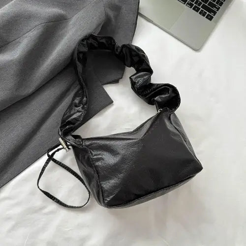 Chic Leather Drawstring Shoulder Bag for Stylish Nights