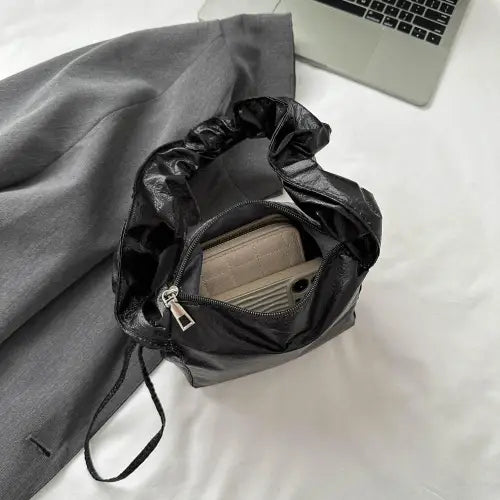 Chic Leather Drawstring Shoulder Bag for Stylish Nights