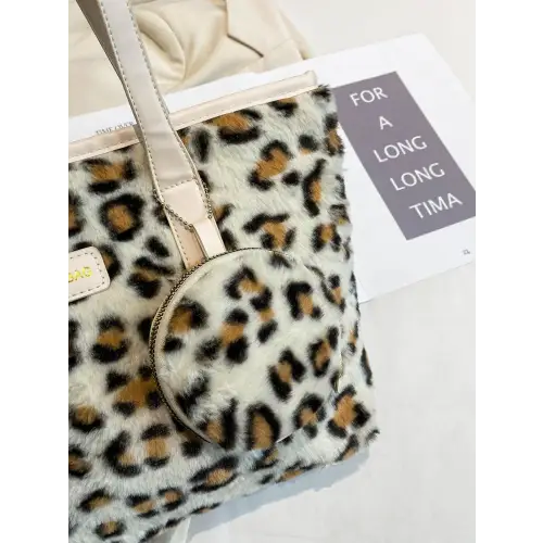 Chic Leopard Faux Fur Tote Bag with Coin Purse for Stylish Adventures