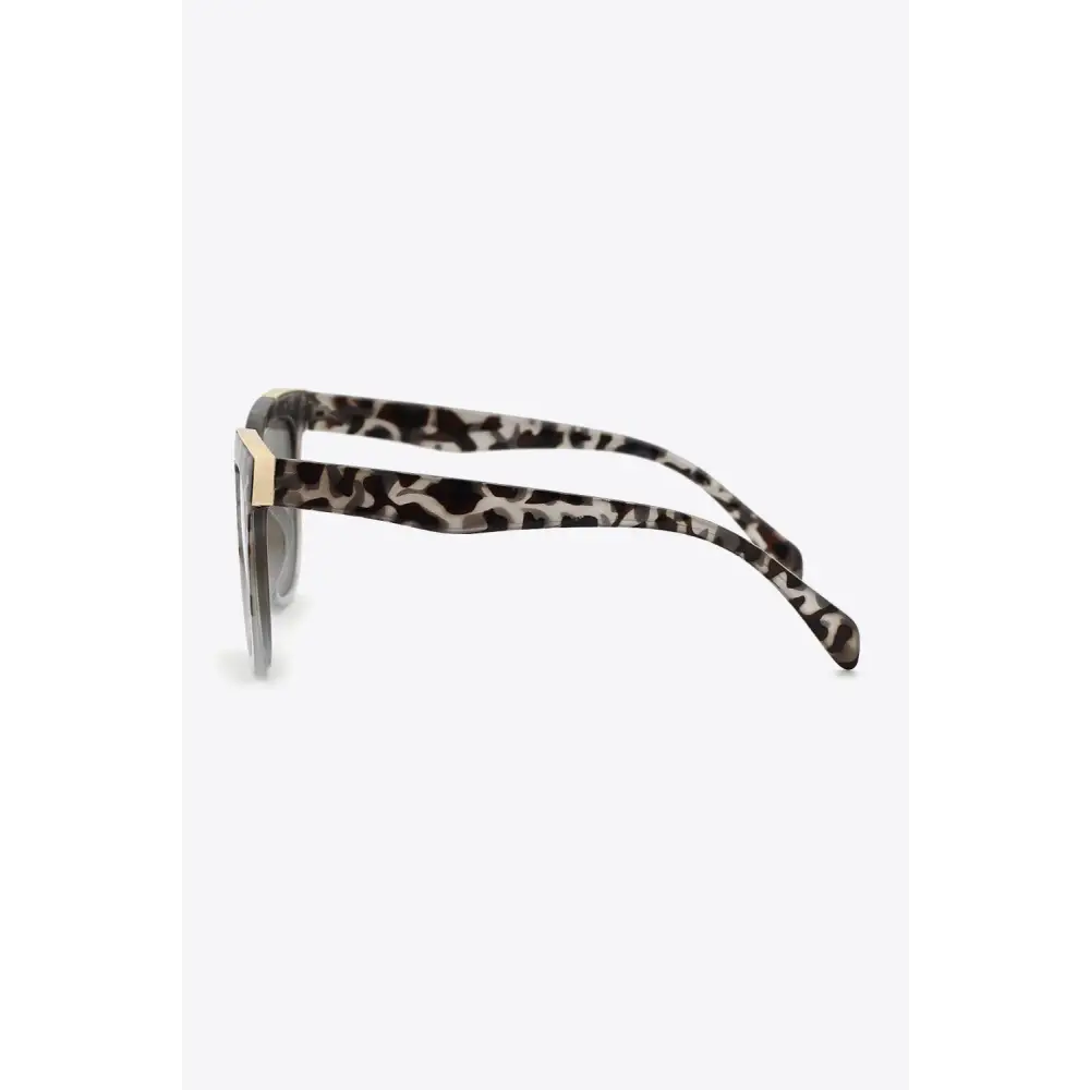 Chic Leopard Print Rim Sunglasses with Tortoiseshell Polycarbonate Frame