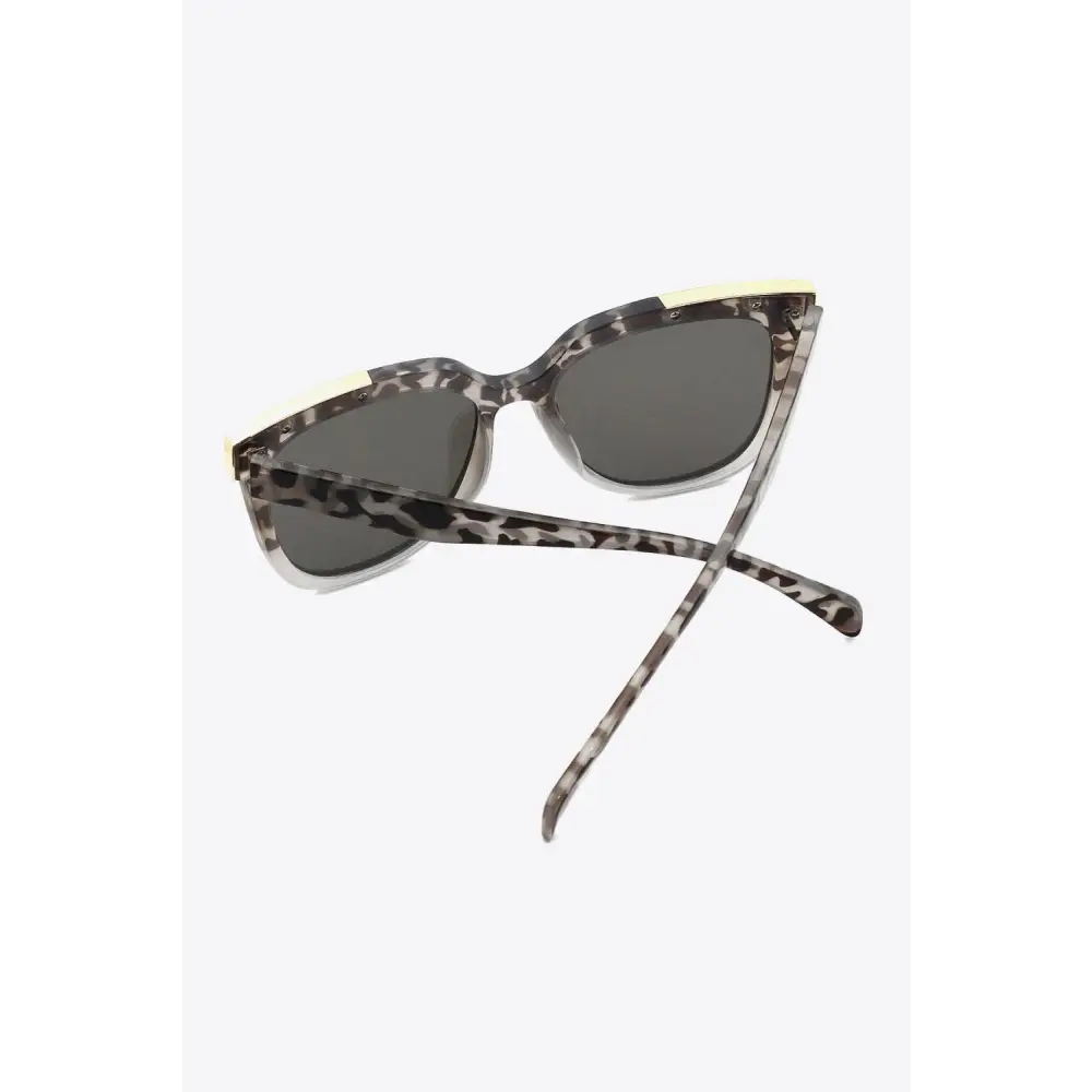 Chic Leopard Print Rim Sunglasses with Tortoiseshell Polycarbonate Frame