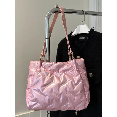 Chic Silver Shoulder Bag