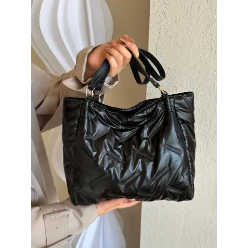Chic Silver Shoulder Bag