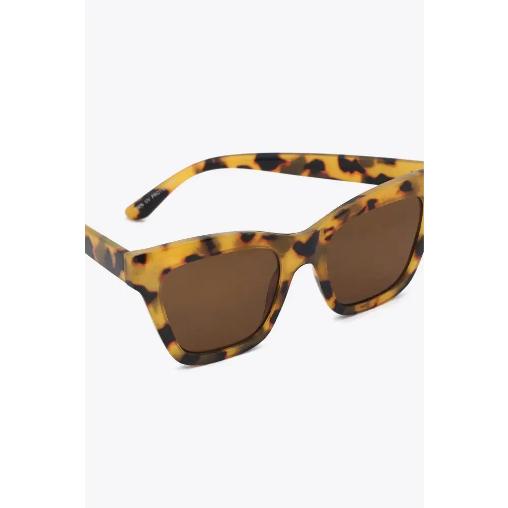 Chic Tortoiseshell UV400 Sunglasses with Stylish Acetate Lens