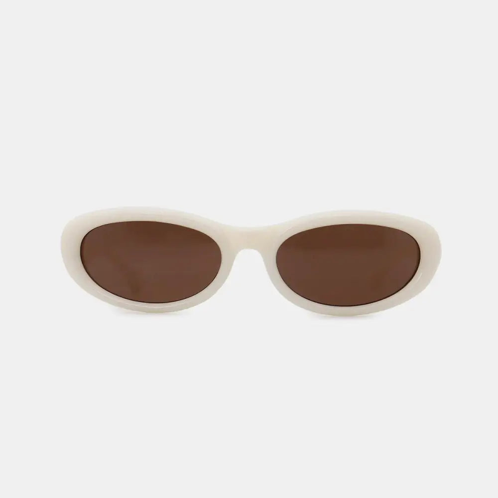 Chic White-Framed Cat Eye Sunglasses with Brown Polycarbonate Lenses