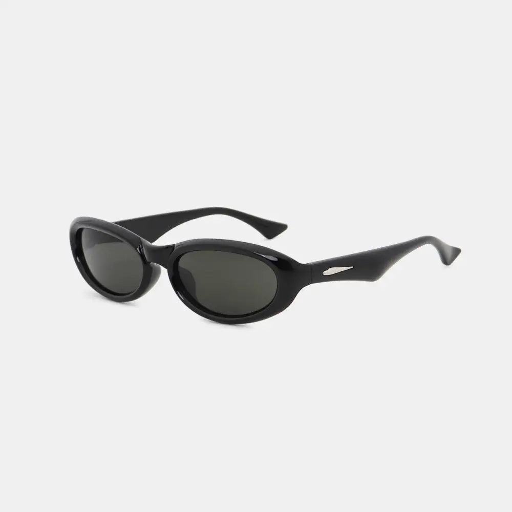 Chic White-Framed Cat Eye Sunglasses with Brown Polycarbonate Lenses