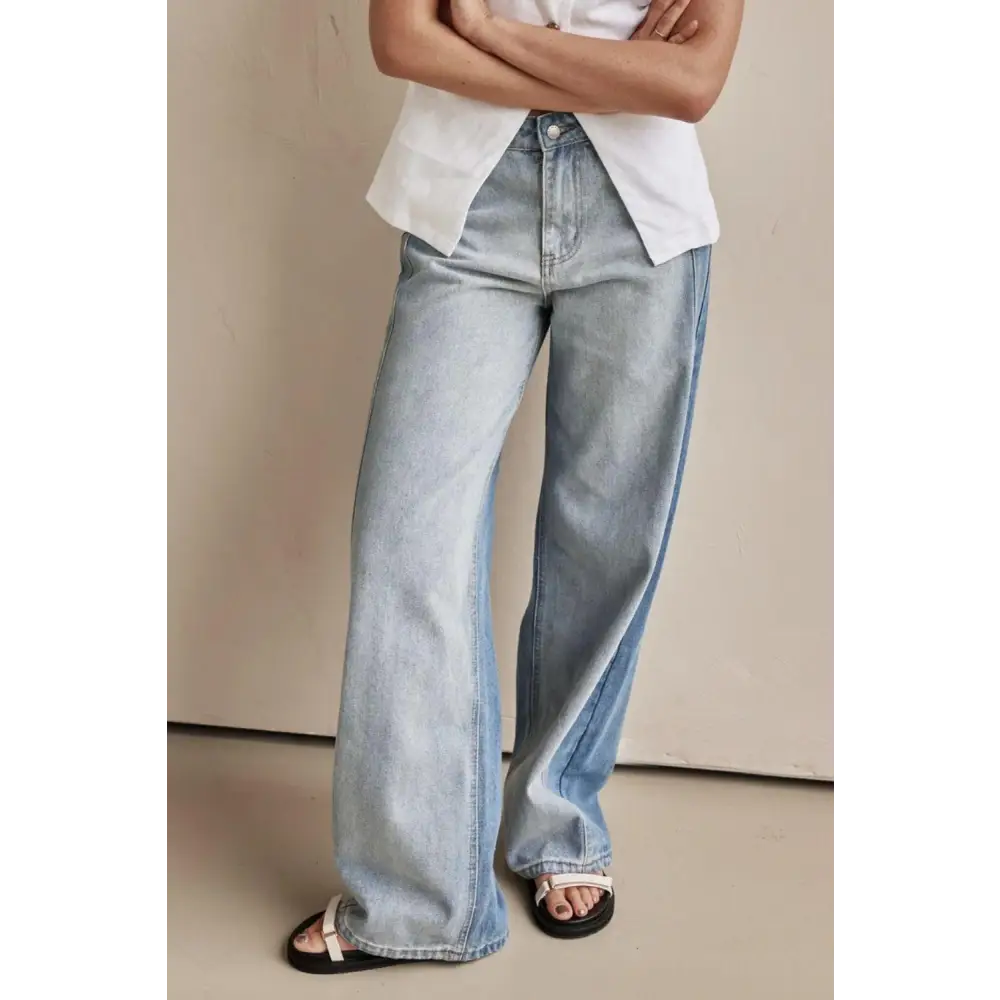 Contrast Straight Leg Jeans with Pockets