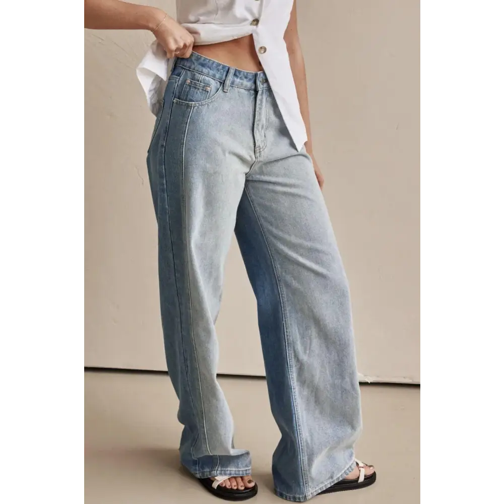 Contrast Straight Leg Jeans with Pockets