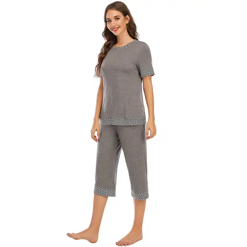 Cozy Gray Round Neck Capris Pants Lounge Set for Ultimate Relaxation