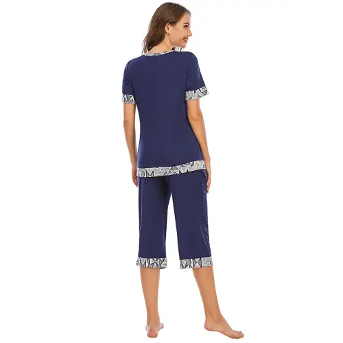 Cozy Gray Round Neck Capris Pants Lounge Set for Ultimate Relaxation