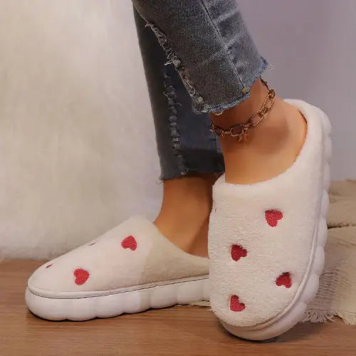 Cozy Heart Round Toe Flat Slippers for Ultimate Comfort