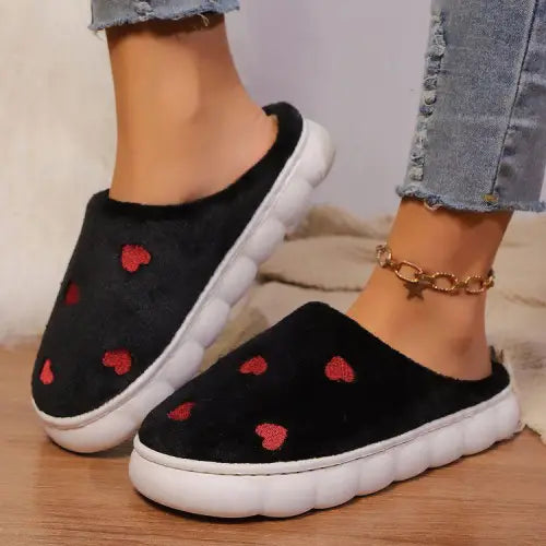 Cozy Heart Round Toe Flat Slippers for Ultimate Comfort