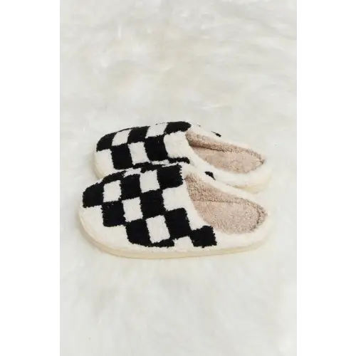 Cozy Up in Melody Checkered Print Plush Slide Slippers