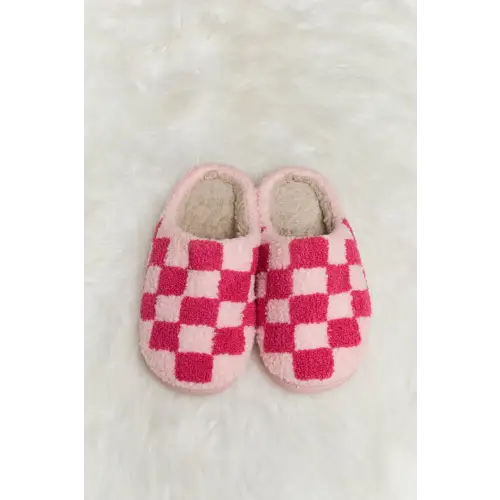 Cozy Up in Melody Checkered Print Plush Slide Slippers