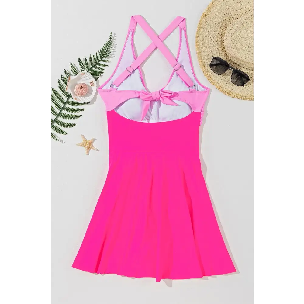 Sleek Crisscross V-Neck One-Piece Swimwear for Beach Perfection