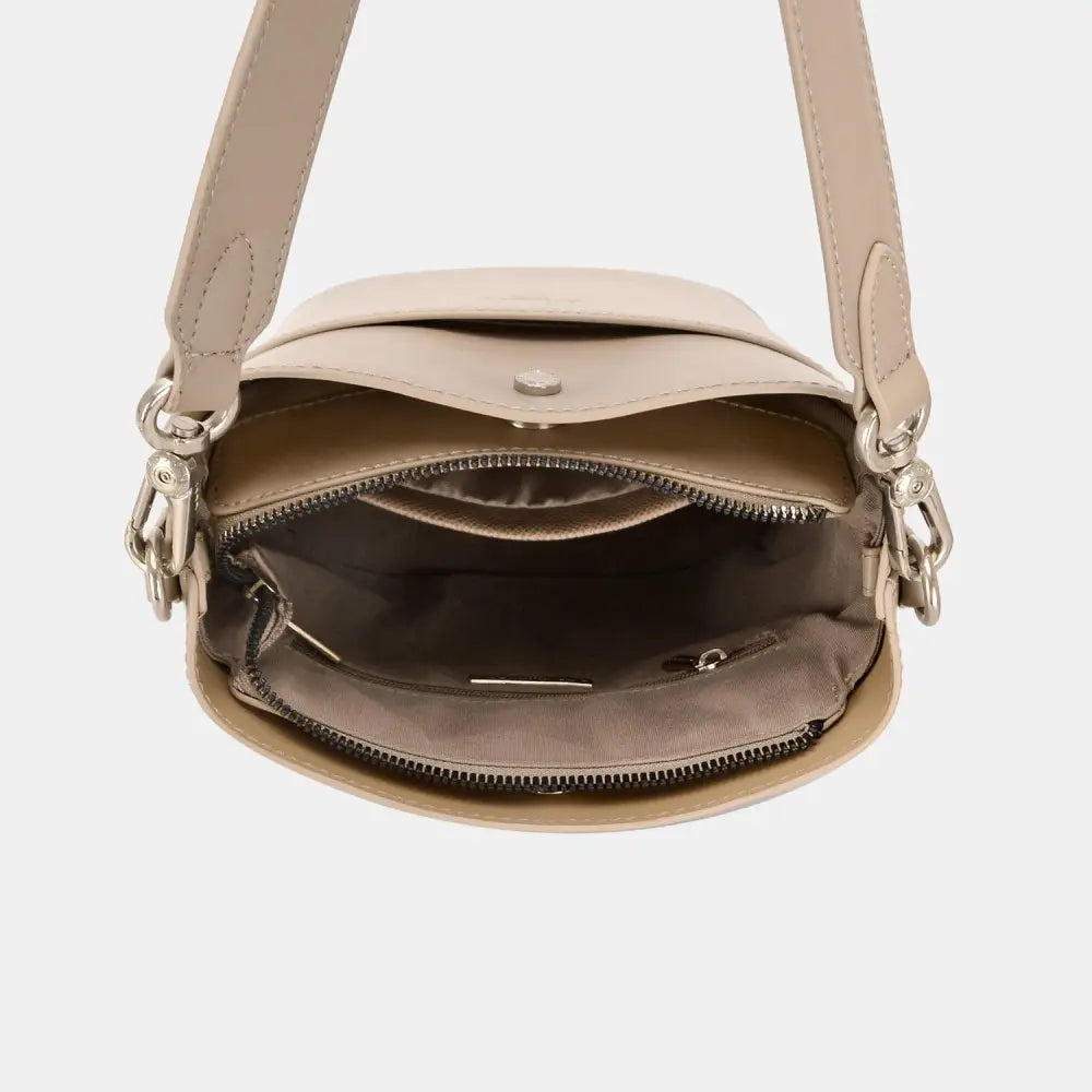 Elegant David Jones Leather Shoulder Bag with Chic Shoulder Strap