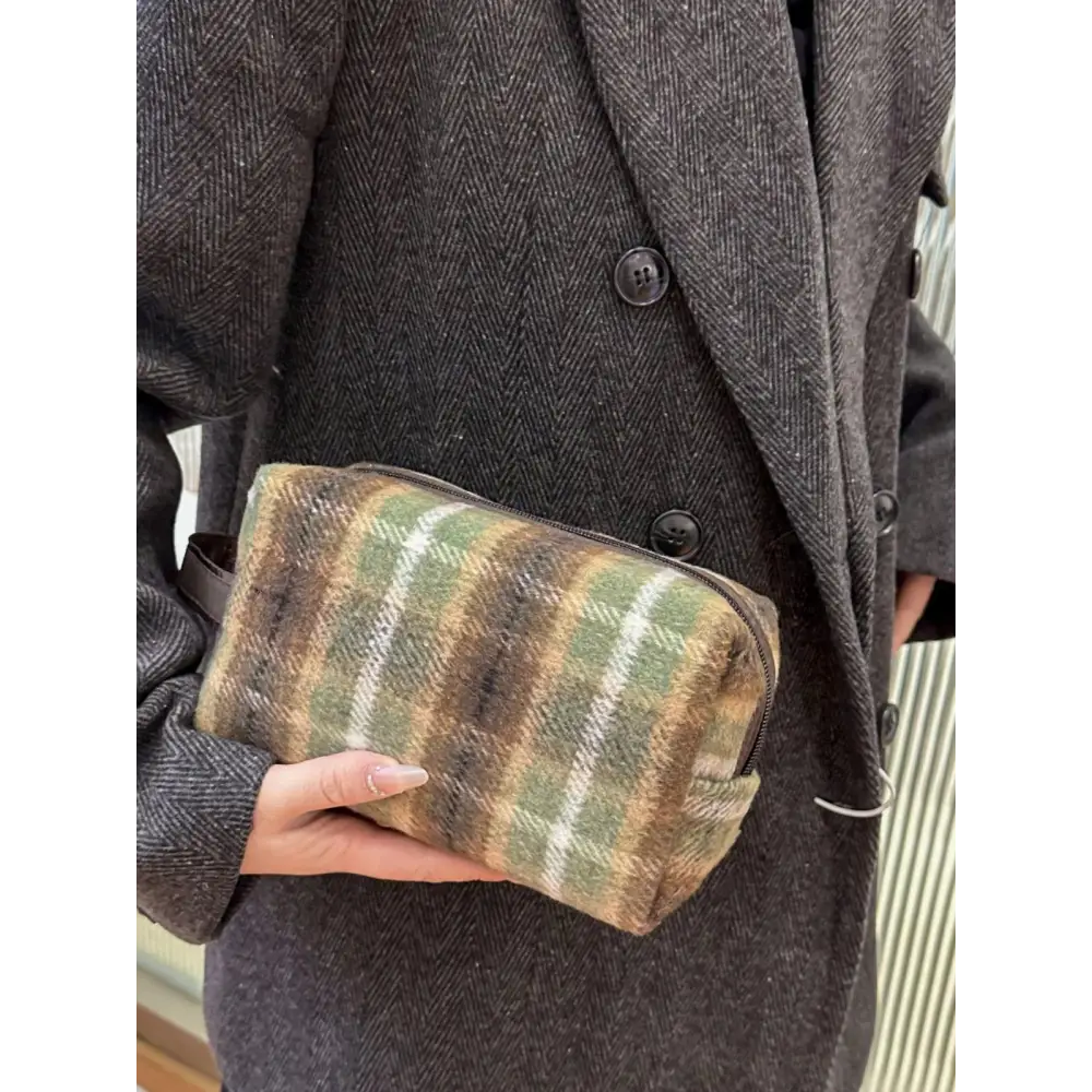 Elevate Your Style with the Original Contrast Plaid Clutch Bag