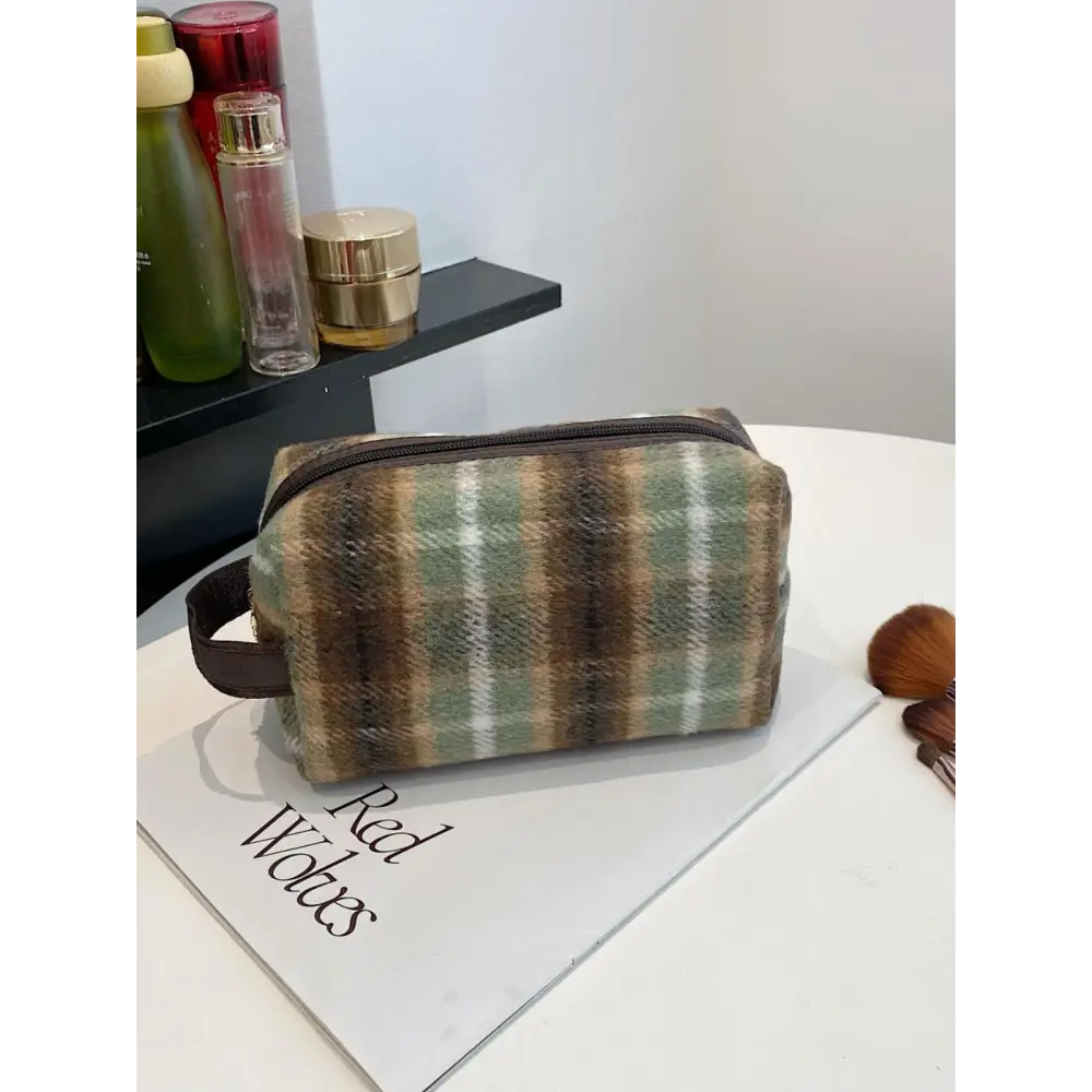 Elevate Your Style with the Original Contrast Plaid Clutch Bag