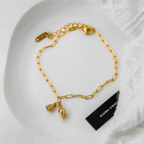 Exquisite Gold 18K Anklet with Noble Lotus Design in Light Luxury Style 