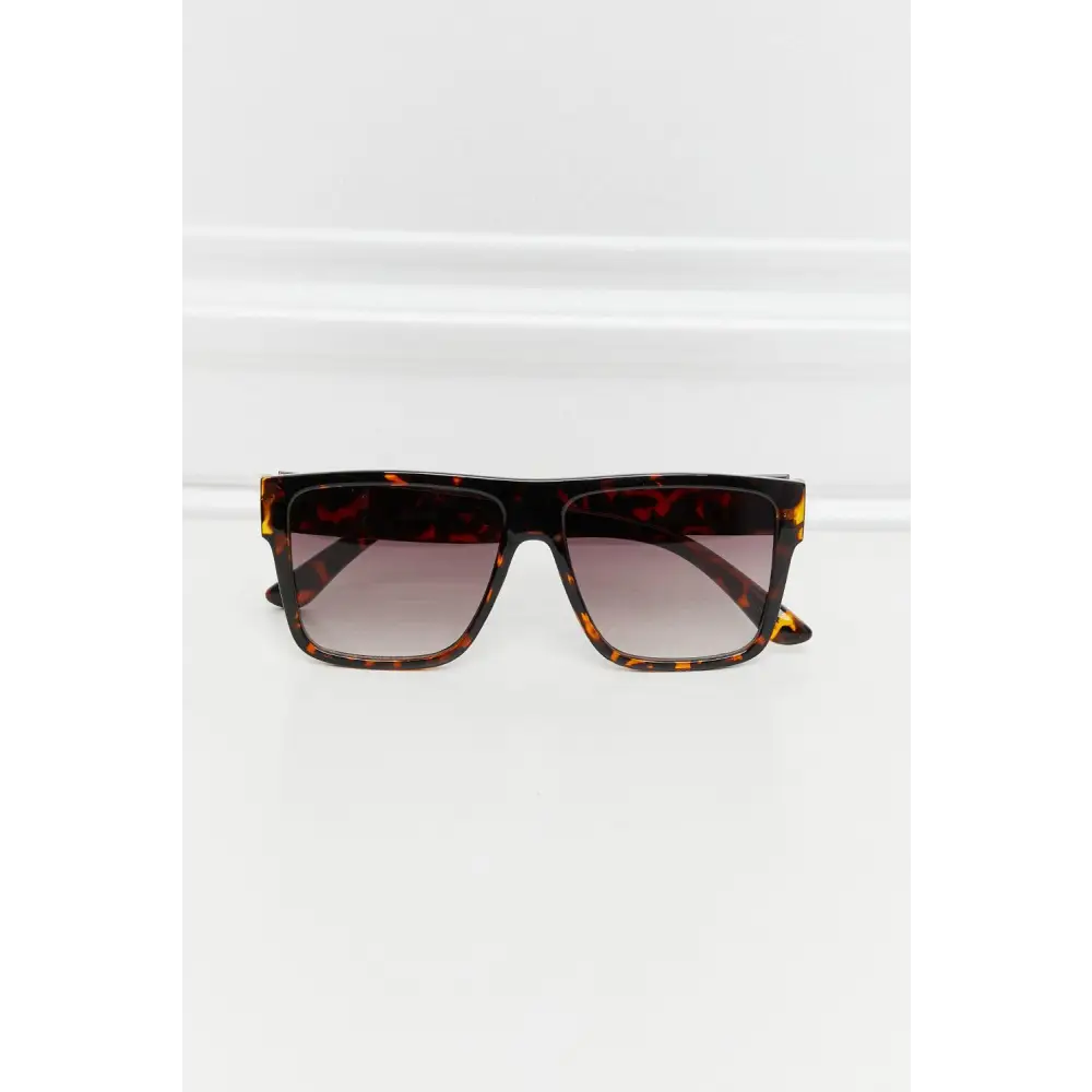 Exquisite Tortoiseshell Square Sunglasses for a Bold Look