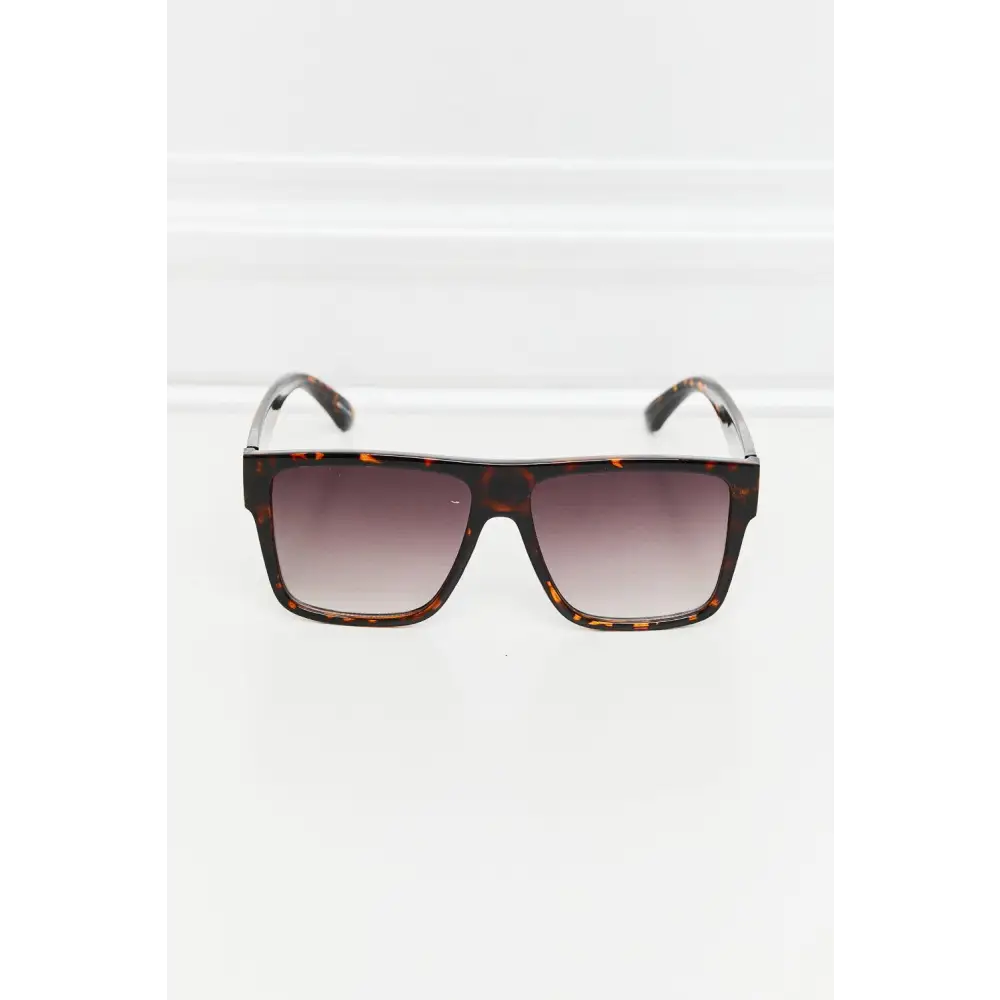 Exquisite Tortoiseshell Square Sunglasses for a Bold Look