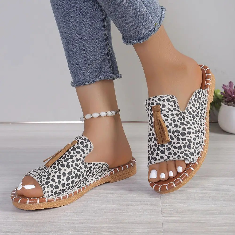 Stylish Fringe Leopard Open Toe Sandals for Wild Summer Looks