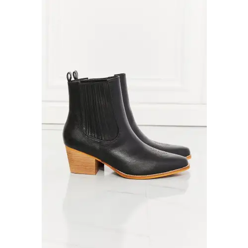 Journey Stacked Heel Chelsea Boots Elevate Your Style