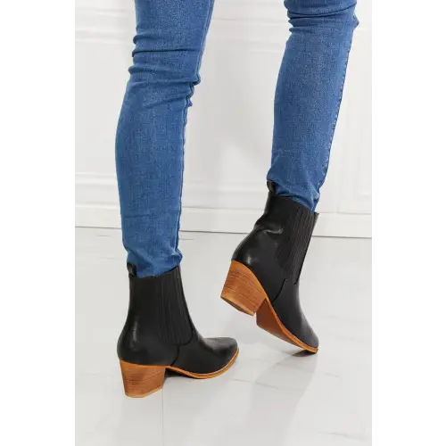 Journey Stacked Heel Chelsea Boots Elevate Your Style