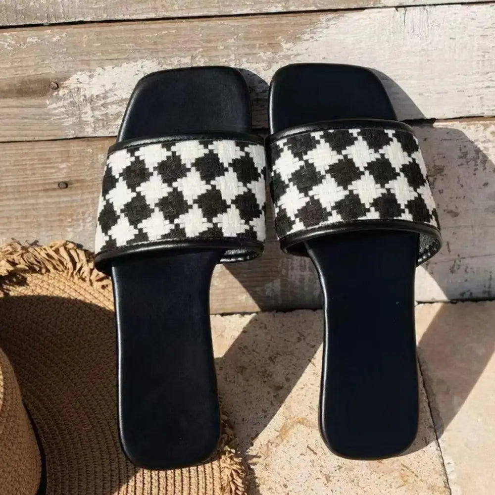 Stylish Yoma Plaid Open Toe Flat Sandals for Summer Comfort