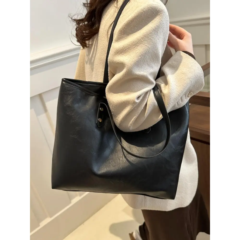 Stylish Black Leather Medium Shoulder Bag for Everyday Elegance