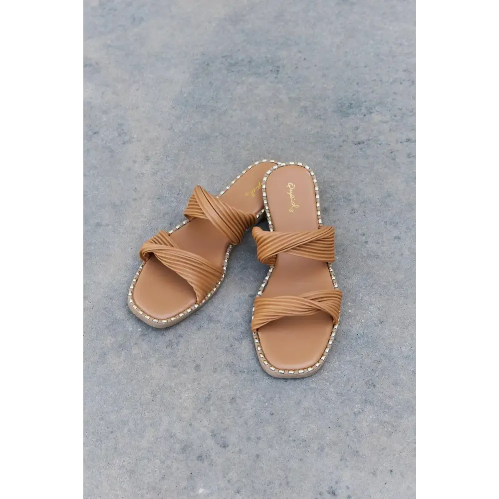 Qupid Summertime Fine Double Strap Twist Sandals