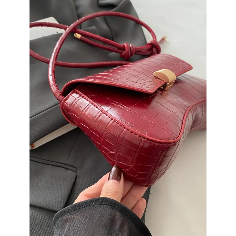 Red Faux-Crocodile Leather Texture Crossbody Bag for Bold Style