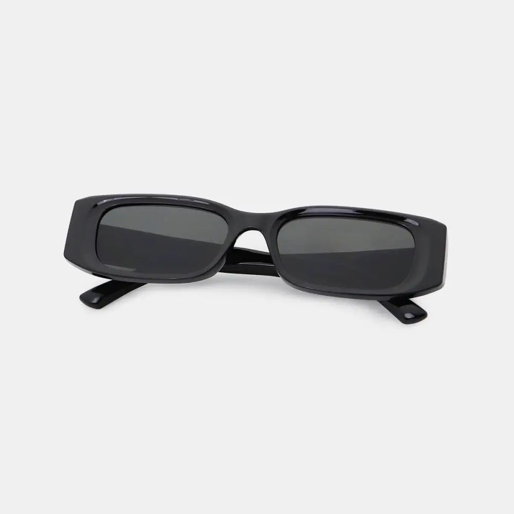 Sleek Black Polycarbonate Frame Rectangle Sunglasses for Effortless Style