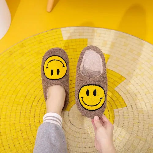 Melody Smiley Face Slippers - CM Fashion