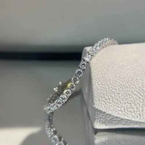 Sparkling Diamond Tennis Bracelet in Pure S925 Silver for Glamorous Style