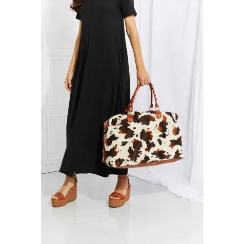 Stylish Animal Print Plush Weekender - Perfect for Trendy Travelers