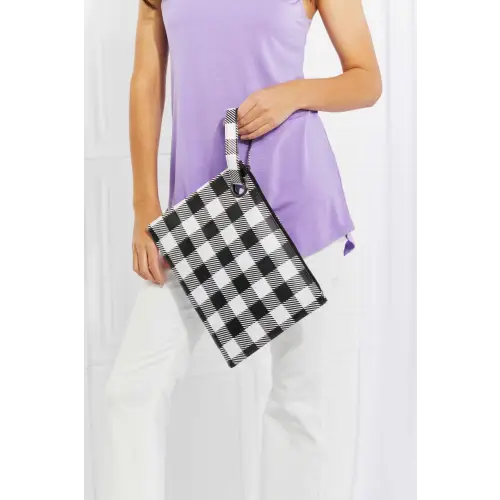 Stylish Black and  White Printed Wristlet Clutch - Everyday Chic