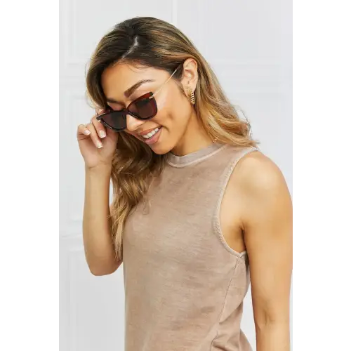 Stylish Cat-Eye Rim Sunglasses