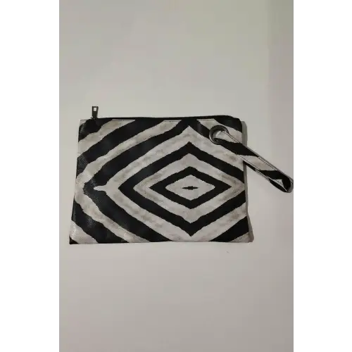 Stylish Love Plaid Wristlet