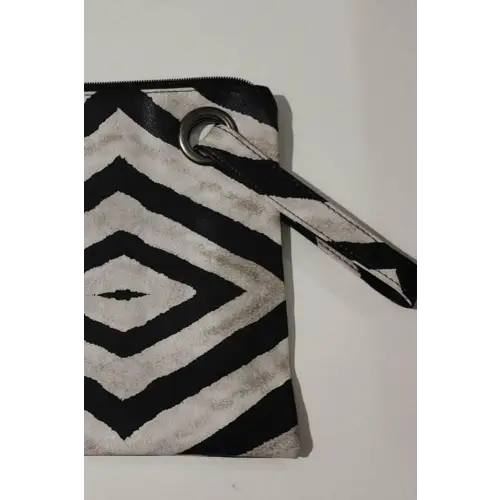 Stylish Love Plaid Wristlet