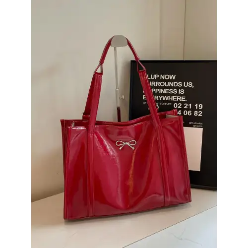 Stylish Red Patent Leather Bow Shoulder Bag for Trendsetters