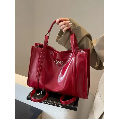 Stylish Red Patent Leather Bow Shoulder Bag for Trendsetters