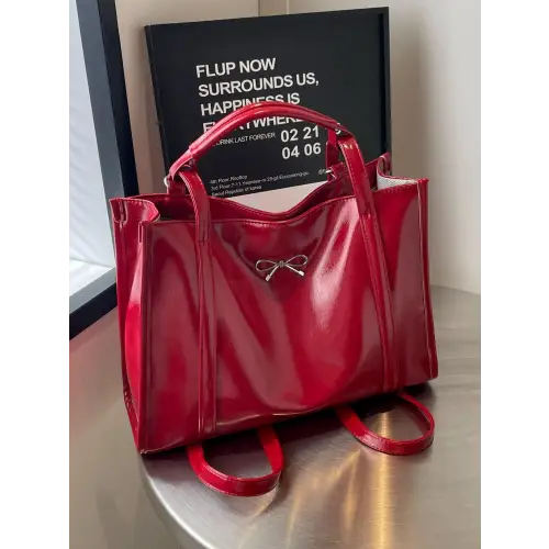 Stylish Red Patent Leather Bow Shoulder Bag for Trendsetters