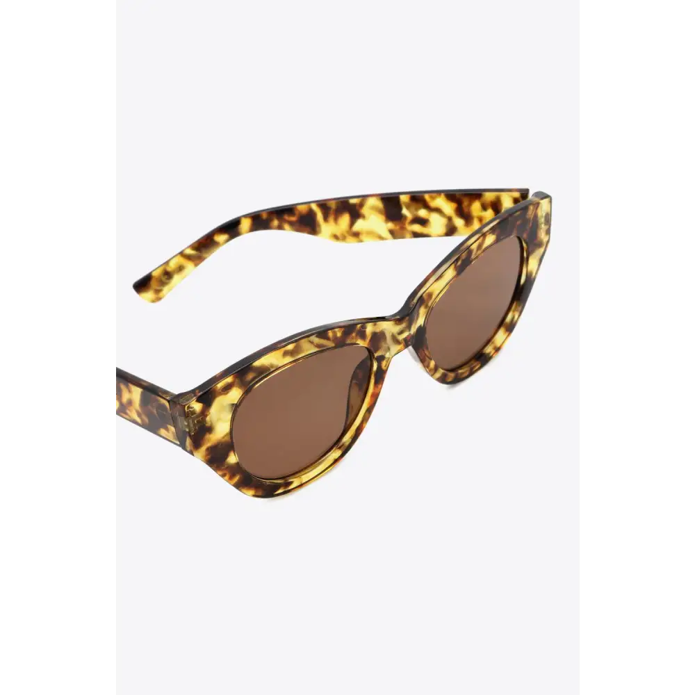 Stylish Tortoiseshell Polycarbonate Wayfarer Sunglasses for All Occasions