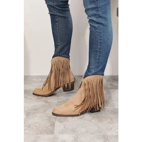 Stylish Women's Fringe Cowboy Western Ankle Boots for Bold Looks