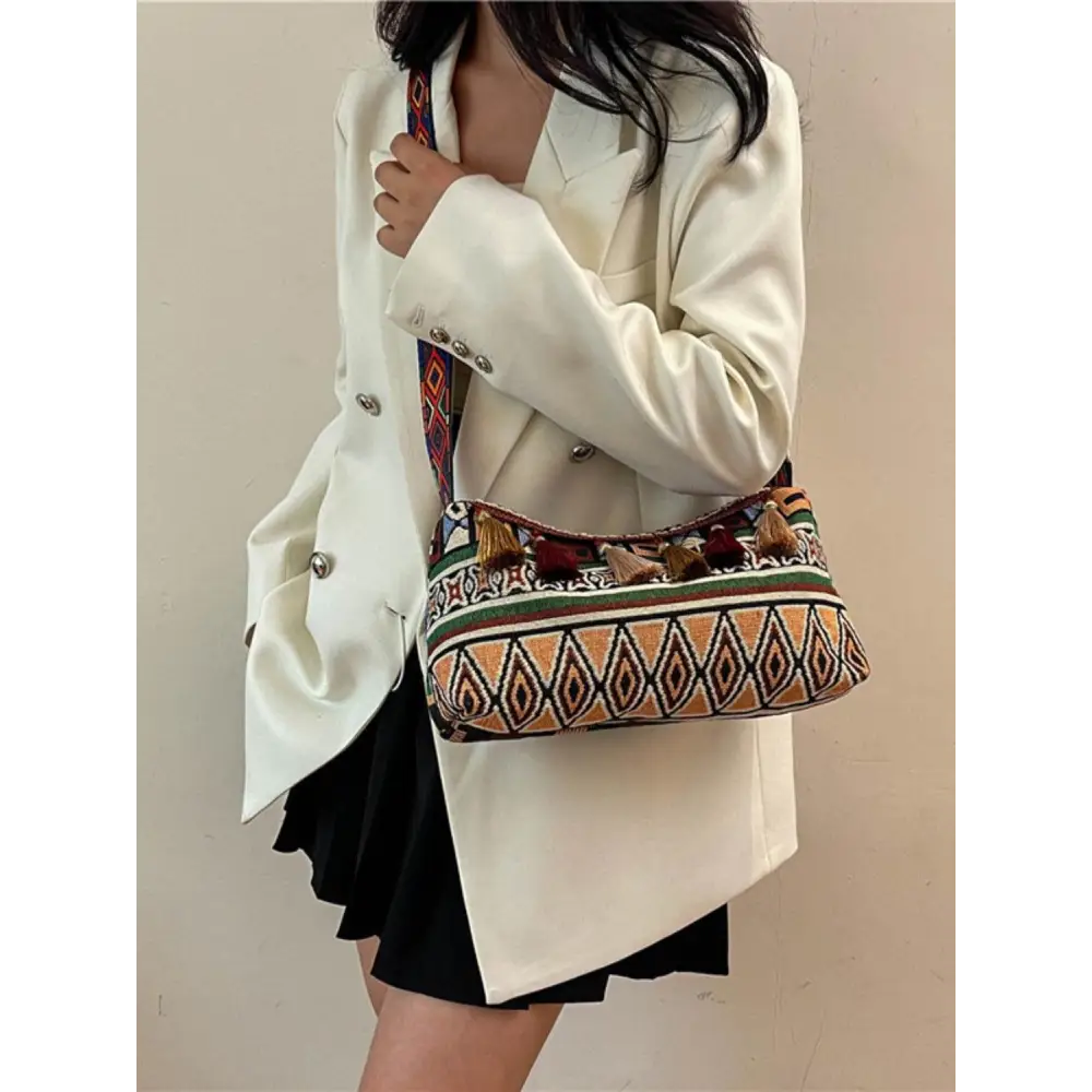 Vibrant Tassel Adjustable Strap Shoulder Bag for Stylish Adventures