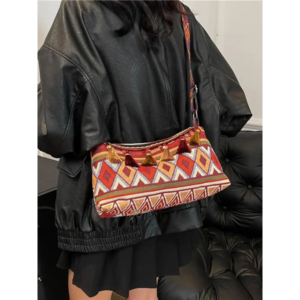 Vibrant Tassel Adjustable Strap Shoulder Bag for Stylish Adventures