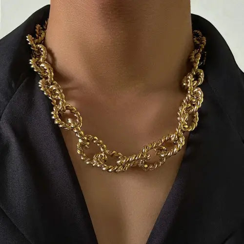 Trendy Exaggerated Punk Twist Gold Chain Necklace for Bold Style