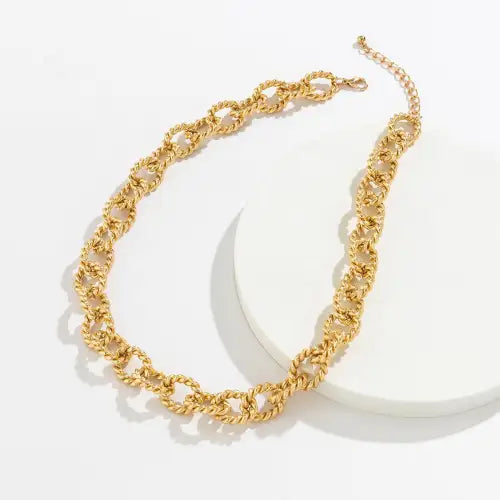 Trendy Exaggerated Punk Twist Gold Chain Necklace for Bold Style 