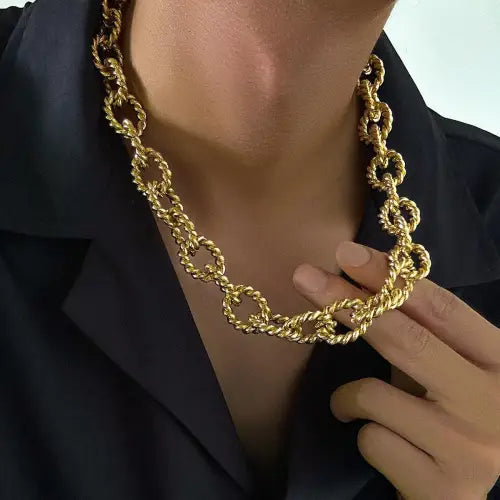 Trendy Exaggerated Punk Twist Gold Chain Necklace for Bold Style